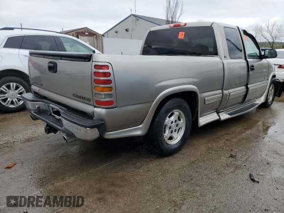 ✅ 1999 Chevrolet Silverado 1500 LS • VIN: 2GCEC19TXX1130074 • Lot: 47924044. Wystawiony na Copart z przebiegiem 293 994 mil mil. Skorzystaj z bezpłatnego archiwum sprzedaży aukcyjnych z USA i zobacz szczegółowy raport historii pojazdu na DreamBid. Zdjęcie 3.