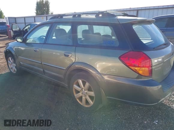 ✅ 2006 Subaru Legacy Outback Limited • VIN: 4S4BP62C567326497 • Lot: 43390704. Wystawiony na IAAI z przebiegiem 180 442 mil. Bezpłatny archiwum sprzedaży aukcyjnych z USA i szczegółowy raport historii pojazdu na DreamBid. Zdjęcie 3.