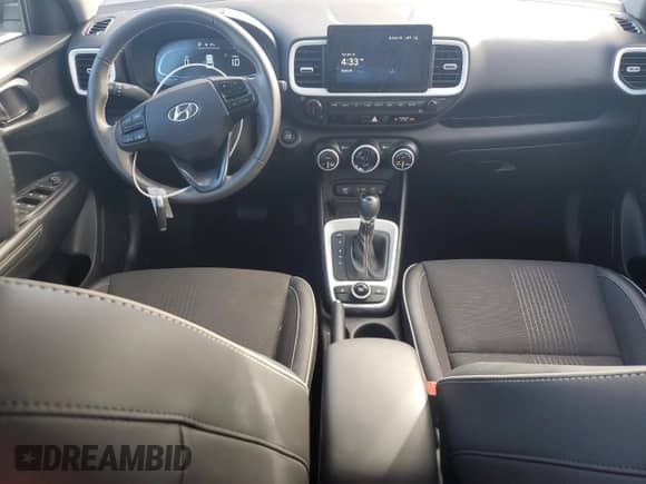 2024 Hyundai Venue Limited z VIN KMHRC8A33RU321019, wystawiony jako Copart lot #82492705 z przebiegiem 26 884 mil mil oraz Szkoda całkowita • Salvage title. Historia ofert i sprzedaży dostępna na DreamBid. Obrazek 8.