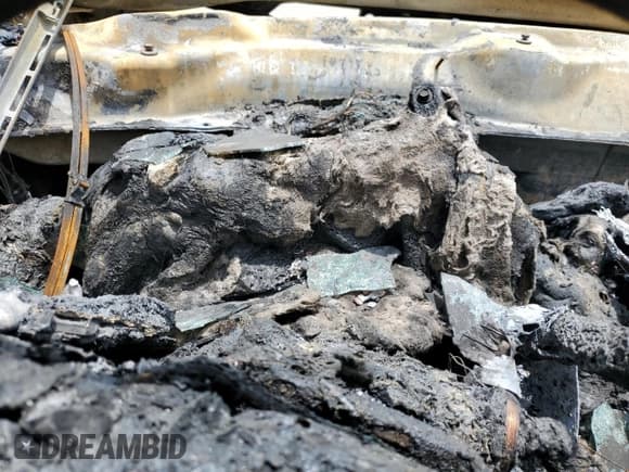 ✅ 2019 GMC Sierra 3500HD Denali • VIN: 1GT42WEY3KF149547 • Лот: 59191335. Опубликован ранее на Copart с пробегом Не указан. Бесплатный доступ к архиву аукционных продаж из США и подробный отчёт об истории автомобиля на DreamBid. Изображение 9.