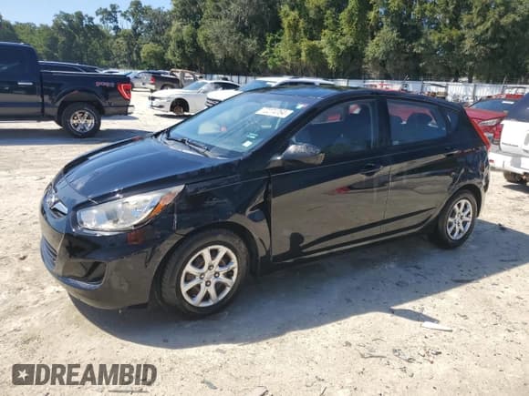 ✅ 2013 Hyundai Accent GS • VIN: KMHCT5AE8DU060064 • Лот: 72274764. Опубликован ранее на Copart с пробегом 126 360 миль. Бесплатный доступ к архиву аукционных продаж из США и подробный отчёт об истории автомобиля на DreamBid. Изображение 1.