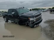 ✅ 2020 Chevrolet Silverado 2500HD High Country • VIN: 1GC4YREY0LF313628 • Лот: 82348425. Опубликован ранее на Copart с пробегом 84 165 миль. Бесплатный доступ к архиву аукционных продаж из США и подробный отчёт об истории автомобиля на DreamBid. Изображение 13.