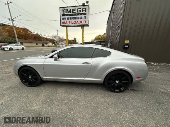 ✅ 2005 Bentley Continental GT GT • VIN: SCBCR63W35C026199 • Lot: 91880645. Listed on Copart with 84,840 mi. Free auction sales archive from the USA and detailed vehicle history report at DreamBid. Image 12.