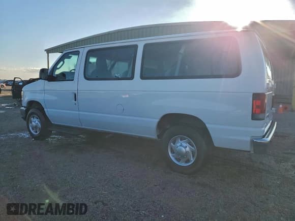 ✅ 2012 Ford Econoline Passenger XLT • VIN: 1FBNE3BL3CDA93632 • Lot: 91743565. Wystawiony na Copart z przebiegiem 37 010 mil. Bezpłatny archiwum sprzedaży aukcyjnych z USA i szczegółowy raport historii pojazdu na DreamBid. Zdjęcie 2.