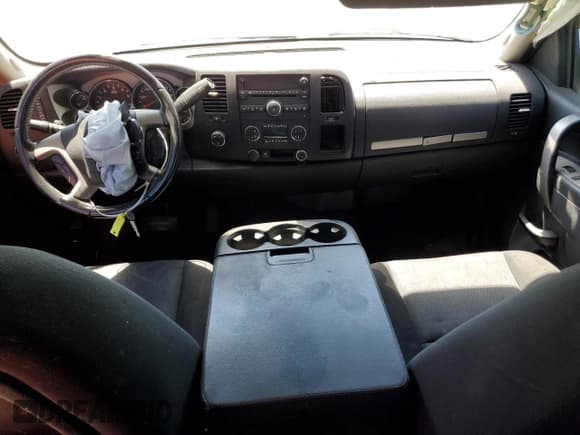 ✅ 2010 Chevrolet Silverado 1500 LT • VIN: 1GCSKSE36AZ226381 • Lot: 58684224. Listed on Copart with 133,072 mi. Free auction sales archive from the USA and detailed vehicle history report at DreamBid. Image 8.