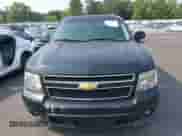 2014 Chevrolet Suburban LT z VIN 1GNSKJE72ER100836, wystawiony jako IAAI lot #42378709 z przebiegiem 365 946 mil mil oraz . Historia ofert i sprzedaży dostępna na DreamBid. Obrazek 12.