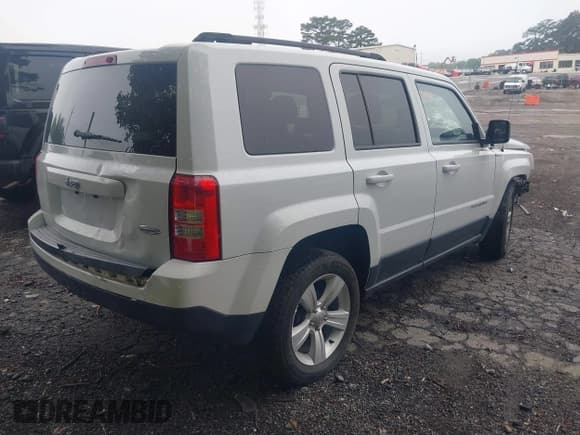 ✅ 2015 Jeep Patriot High Altitude • VIN: 1C4NJPFA3FD240561 • Лот: 42356595. Опубликован ранее на IAAI с пробегом 89 799 миль. Бесплатный доступ к архиву аукционных продаж из США и подробный отчёт об истории автомобиля на DreamBid. Изображение 4.