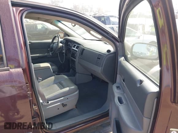 ✅ 2005 Dodge Durango Limited • VIN: 1D8HB58D05F580387 • Лот: 43570844. Опубликован ранее на IAAI с пробегом 119 465 миль. Бесплатный доступ к архиву аукционных продаж из США и подробный отчёт об истории автомобиля на DreamBid. Изображение 5.