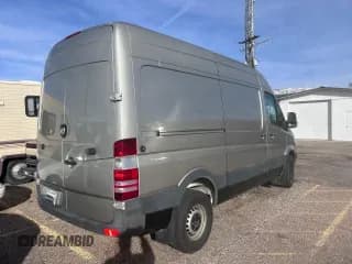 ✅ 2007 Dodge Sprinter • VIN: WD0PE745075158521 • Lot: 81004764. Listed on Copart with 250,202 mi. Free auction sales archive from the USA and detailed vehicle history report at DreamBid. Image 4.