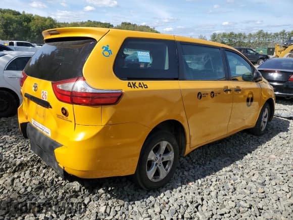 ✅ 2016 Toyota Sienna L • VIN: 5TDZK3DC1GS704058 • Lot: 85184565. Listed on Copart with Not provided. Free auction sales archive from the USA and detailed vehicle history report at DreamBid. Image 3.