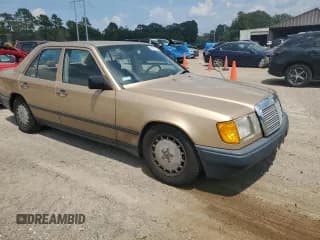 ✅ 1987 Mercedes-Benz 260 • VIN: WDBEA26DXHA385290 • Лот: 69577515. Опубликован ранее на Copart с пробегом 95 347 миль. Бесплатный доступ к архиву аукционных продаж из США и подробный отчёт об истории автомобиля на DreamBid. Изображение 4.