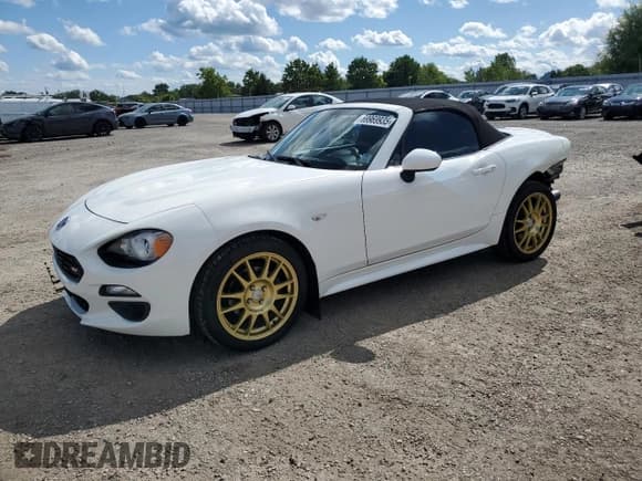 ✅ 2017 FIAT 124 Spider Elaborazione Abarth • VIN: JC1NFAEK9H0131229 • Lot: 69969935. Wystawiony na Copart z przebiegiem 104 518 mil. Bezpłatny archiwum sprzedaży aukcyjnych z USA i szczegółowy raport historii pojazdu na DreamBid. Zdjęcie 1.