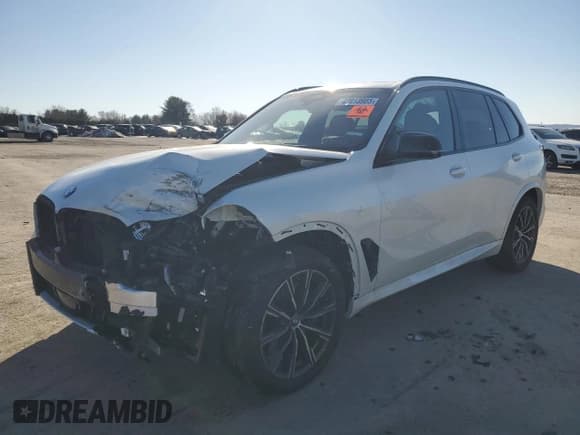 ✅ 2024 BMW X5 M60i • VIN: 5UX33EU00R9S83227 • Lot: 42813985. Wystawiony na Copart z przebiegiem Nie podano. Bezpłatny archiwum sprzedaży aukcyjnych z USA i szczegółowy raport historii pojazdu na DreamBid. Zdjęcie 1.