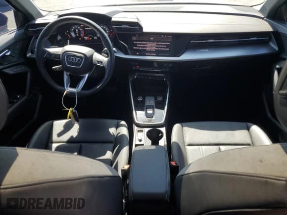 ✅ 2022 Audi A3 Premium Plus • VIN: WAUHUDGY4NA054720 • Лот: 57570635. Опубликован ранее на Copart с пробегом 26 439 миль. Бесплатный доступ к архиву аукционных продаж из США и подробный отчёт об истории автомобиля на DreamBid. Изображение 8.