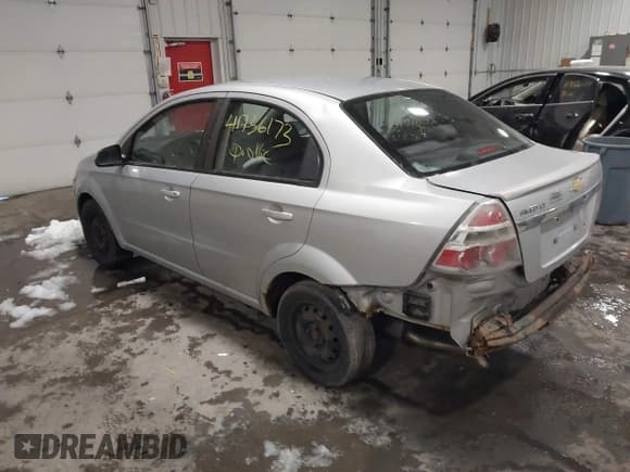 ✅ 2010 Chevrolet Aveo 1LT • VIN: KL1TD5DE6AB125781 • Lot: 41736173. Wystawiony na IAAI z przebiegiem 234 223 mil. Bezpłatny archiwum sprzedaży aukcyjnych z USA i szczegółowy raport historii pojazdu na DreamBid. Zdjęcie 3.