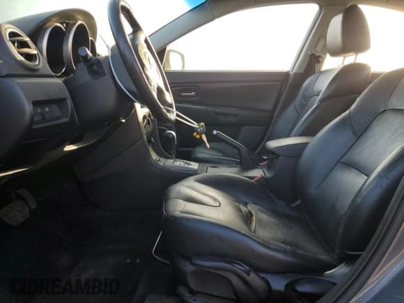 ✅ 2008 Mazda 3 S Touring • VIN: JM1BK323981800247 • Лот: 82738305. Опубликован ранее на Copart с пробегом 143 680 миль. Бесплатный доступ к архиву аукционных продаж из США и подробный отчёт об истории автомобиля на DreamBid. Изображение 7.