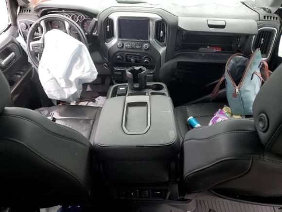 ✅ 2021 Chevrolet Silverado 1500 LT • VIN: 3GCUYDED5MG308814 • Lot: 64369654. Wystawiony na Copart z przebiegiem Nie podano. Bezpłatny archiwum sprzedaży aukcyjnych z USA i szczegółowy raport historii pojazdu na DreamBid. Zdjęcie 8.