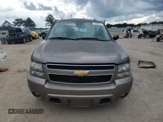 ✅ 2013 Chevrolet Suburban LT • VIN: 1GNSCJE03DR219980 • Lot: 73096914. Wystawiony na Copart z przebiegiem 184 638 mil. Bezpłatny archiwum sprzedaży aukcyjnych z USA i szczegółowy raport historii pojazdu na DreamBid. Zdjęcie 5.