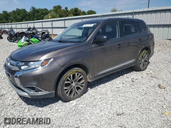 2018 Mitsubishi Outlander ES with VIN JA4AZ3A39JZ027175, listed as a Copart auction lot 70573725 with 197,576 mi miles and Salvage title. Bid and sale history available at DreamBid. Image 1.