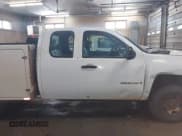 ✅ 2008 Chevrolet Silverado 2500HD 1LT • VIN: 1GCHK29K98E181238 • Lot: 41468155. Wystawiony na IAAI z przebiegiem 218 406 mil. Bezpłatny archiwum sprzedaży aukcyjnych z USA i szczegółowy raport historii pojazdu na DreamBid. Zdjęcie 13.