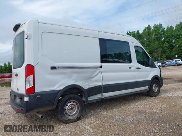 ✅ 2020 Ford Transit Cargo • VIN: 1FTBR1C89LKA80798 • Lot: 42123344. Listed on IAAI with 64,773 mi. Free auction sales archive from the USA and detailed vehicle history report at DreamBid. Image 4.
