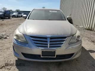 2013 Hyundai Genesis 3.8L z VIN KMHGC4DD6DU209103, wystawiony jako Copart lot #76821794 z przebiegiem 214 857 mil mil oraz Czysty tytuł • Clean title. Historia ofert i sprzedaży dostępna na DreamBid. Obrazek 5.