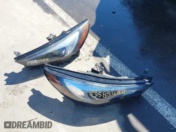 ✅ 2019 Buick Enclave Essence • VIN: 5GAERBKW0KJ129010 • Lot: 43585484. Listed on IAAI with 86,082 mi. Free auction sales archive from the USA and detailed vehicle history report at DreamBid. Image 12.