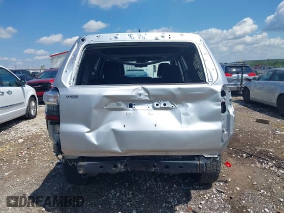 ✅ 2023 Toyota 4Runner TRD Off Road Premium • VIN: JTERU5JR2P6202086 • Lot: 43123095. Wystawiony na IAAI z przebiegiem 37 841 mil. Bezpłatny archiwum sprzedaży aukcyjnych z USA i szczegółowy raport historii pojazdu na DreamBid. Zdjęcie 17.