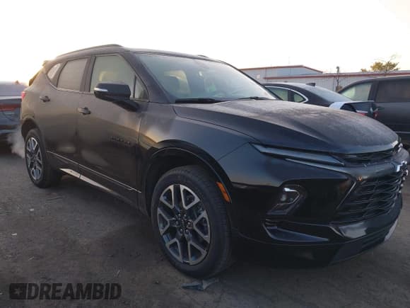 ✅ 2024 Chevrolet Blazer RS • VIN: 3GNKBERS5RS185728 • Lot: 40614552. Listed on IAAI with 7,740 mi. Free auction sales archive from the USA and detailed vehicle history report at DreamBid. Image 1.