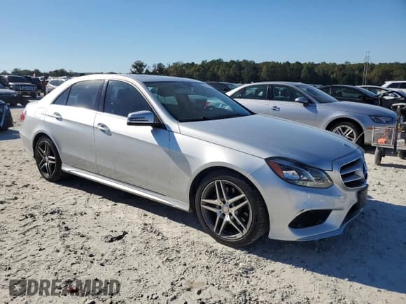 ✅ 2014 Mercedes-Benz E 350 Luxury • VIN: WDDHF8JB2EA983500 • Lot: 86524655. Wystawiony na Copart z przebiegiem 128 666 mil. Bezpłatny archiwum sprzedaży aukcyjnych z USA i szczegółowy raport historii pojazdu na DreamBid. Zdjęcie 4.