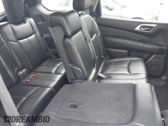 ✅ 2015 Nissan Pathfinder S • VIN: 5N1AR2MN6FC722524 • Lot: 42178396. Wystawiony na IAAI z przebiegiem 112 564 mil. Bezpłatny archiwum sprzedaży aukcyjnych z USA i szczegółowy raport historii pojazdu na DreamBid. Zdjęcie 8.