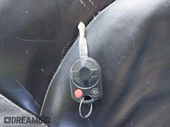 ✅ 2008 Mercury Mariner Premier • VIN: 4M2CU97148KJ40583 • Lot: 43889242. Listed on IAAI with 236,284 mi. Free auction sales archive from the USA and detailed vehicle history report at DreamBid. Image 11.