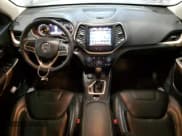 ✅ 2018 Jeep Cherokee Limited • VIN: 1C4PJMDB7JD505848 • Лот: 84811274. Опубликован ранее на Copart с пробегом 82 924 миль. Бесплатный доступ к архиву аукционных продаж из США и подробный отчёт об истории автомобиля на DreamBid. Изображение 8.