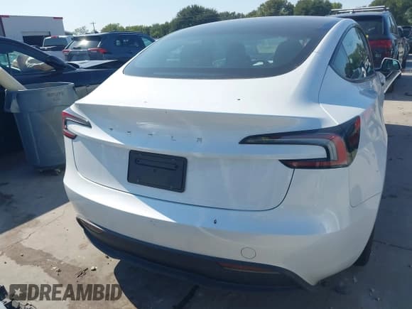 ✅ 2024 Tesla Model 3 • VIN: 5YJ3E1EA9RF768550 • Лот: 43185264. Опубликован ранее на IAAI с пробегом 7 747 миль. Бесплатный доступ к архиву аукционных продаж из США и подробный отчёт об истории автомобиля на DreamBid. Изображение 16.