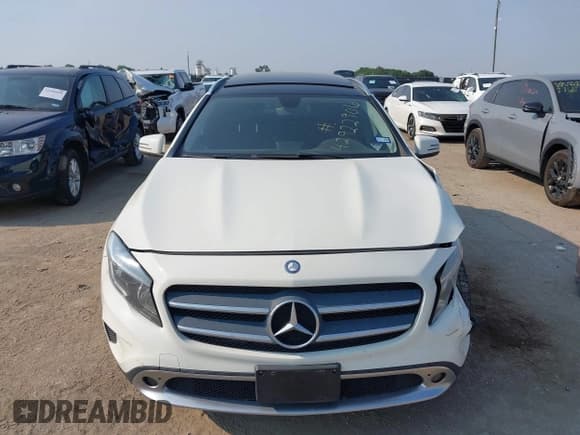 ✅ 2015 Mercedes-Benz GLA 250 • VIN: WDCTG4GB3FJ076493 • Lot: 42922906. Wystawiony na IAAI z przebiegiem 130 136 mil. Bezpłatny archiwum sprzedaży aukcyjnych z USA i szczegółowy raport historii pojazdu na DreamBid. Zdjęcie 12.