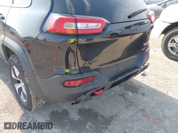 ✅ 2017 Jeep Cherokee Trailhawk • VIN: 1C4PJMBB5HW581070 • Лот: 42783250. Опубликован ранее на IAAI с пробегом 171 128 миль. Бесплатный доступ к архиву аукционных продаж из США и подробный отчёт об истории автомобиля на DreamBid. Изображение 6.