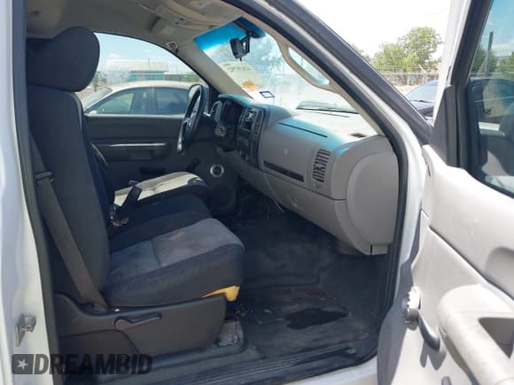 ✅ 2007 Chevrolet Silverado 1500 Work Truck • VIN: 1GCEC14C07Z556984 • Лот: 42839792. Опубликован ранее на IAAI с пробегом 268 018 миль. Бесплатный доступ к архиву аукционных продаж из США и подробный отчёт об истории автомобиля на DreamBid. Изображение 5.