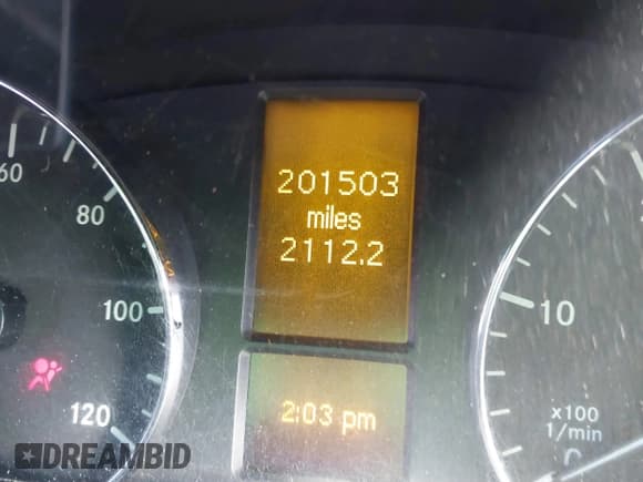 ✅ 2015 Mercedes-Benz Sprinter Cargo • VIN: WD3PE7DCXF5956413 • Lot: 41501686. Wystawiony na IAAI z przebiegiem 201 503 mil. Bezpłatny archiwum sprzedaży aukcyjnych z USA i szczegółowy raport historii pojazdu na DreamBid. Zdjęcie 16.