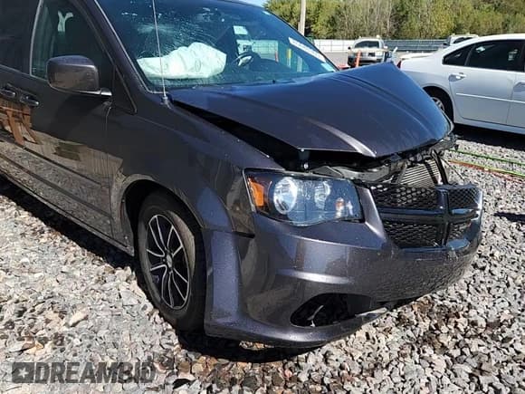 ✅ 2016 Dodge Grand Caravan SXT • VIN: 2C4RDGCG4GR116427 • Lot: 85648365. Wystawiony na Copart z przebiegiem Nie podano. Bezpłatny archiwum sprzedaży aukcyjnych z USA i szczegółowy raport historii pojazdu na DreamBid. Zdjęcie 14.