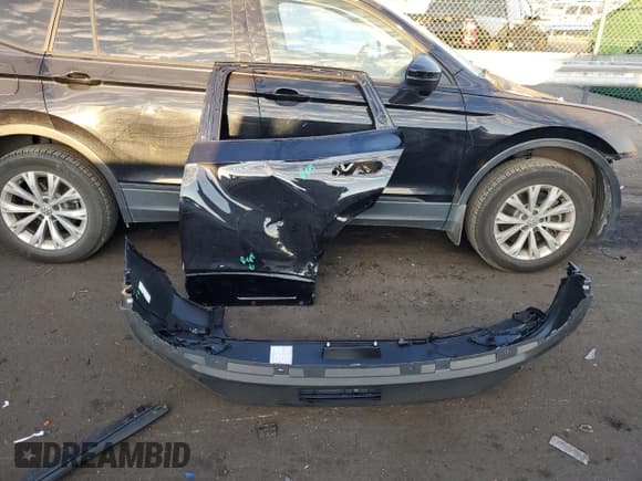 ✅ 2024 Volkswagen ID.4 Pro • VIN: 1V2DSPE80RC002005 • Lot: 75336304. Wystawiony na Copart z przebiegiem 1 928 mil. Bezpłatny archiwum sprzedaży aukcyjnych z USA i szczegółowy raport historii pojazdu na DreamBid. Zdjęcie 14.