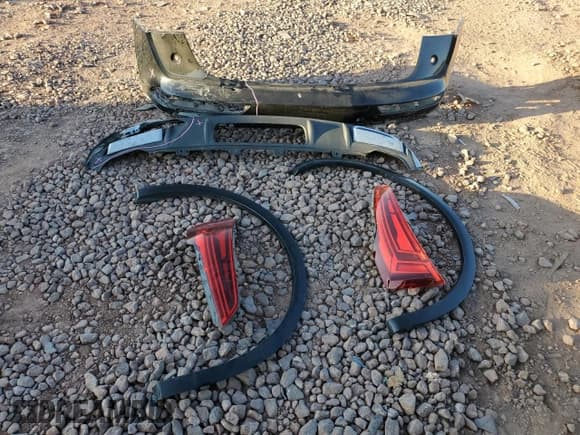 ✅ 2023 Audi Q5 S line Premium Plus • VIN: WA1EAAFY4P2019987 • Лот: 59900015. Опубликован ранее на Copart с пробегом 23 663 миль. Бесплатный доступ к архиву аукционных продаж из США и подробный отчёт об истории автомобиля на DreamBid. Изображение 13.