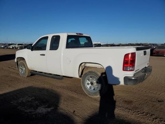 ✅ 2013 GMC Sierra 1500 Work Truck • VIN: 1GTR1TE01DZ404246 • Лот: 84040305. Опубликован ранее на Copart с пробегом 213 430 миль. Бесплатный доступ к архиву аукционных продаж из США и подробный отчёт об истории автомобиля на DreamBid. Изображение 2.