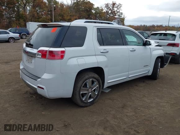 ✅ 2015 GMC Terrain Denali • VIN: 2GKALUEK0F6361388 • Lot: 43543628. Wystawiony na IAAI z przebiegiem Nie podano. Bezpłatny archiwum sprzedaży aukcyjnych z USA i szczegółowy raport historii pojazdu na DreamBid. Zdjęcie 4.