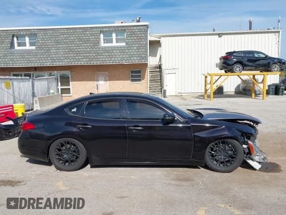 ✅ 2013 Infiniti M • VIN: JN1BY1AR4DM603975 • Lot: 43480113. Listed on IAAI with 170,307 mi. Free auction sales archive from the USA and detailed vehicle history report at DreamBid. Image 14.