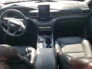 ✅ 2020 Ford Explorer Platinum • VIN: 1FM5K8HC5LGA34794 • Lot: 80796245. Wystawiony na Copart z przebiegiem Nie podano. Bezpłatny archiwum sprzedaży aukcyjnych z USA i szczegółowy raport historii pojazdu na DreamBid. Zdjęcie 8.