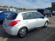 ✅ 2008 Nissan Versa S • VIN: 3N1BC13E88L397763 • Lot: 43674698. Wystawiony na IAAI z przebiegiem 113 658 mil. Bezpłatny archiwum sprzedaży aukcyjnych z USA i szczegółowy raport historii pojazdu na DreamBid. Zdjęcie 4.