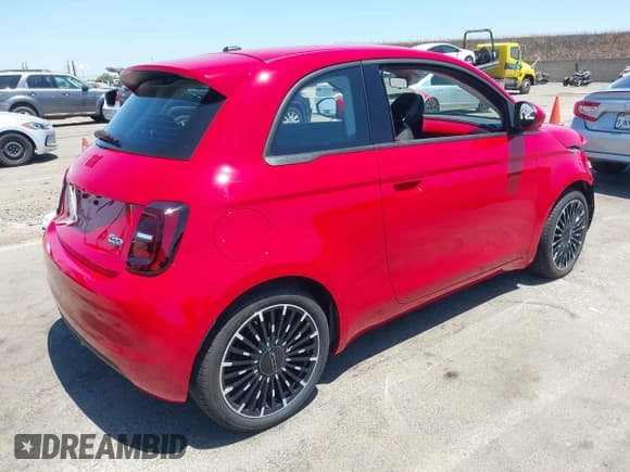 ✅ 2024 FIAT 500e INSPI(RED) • VIN: ZFAFFAA49RX205926 • Lot: 42620189. Listed on IAAI with 2,231 mi. Free auction sales archive from the USA and detailed vehicle history report at DreamBid. Image 4.
