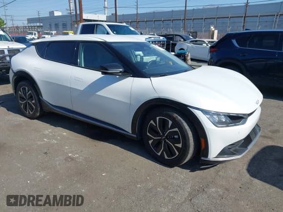 ✅ 2022 Kia EV6 Wind • VIN: KNDC3DLC3N5083287 • Лот: 42398104. Опубликован ранее на IAAI с пробегом 102 718 миль. Бесплатный доступ к архиву аукционных продаж из США и подробный отчёт об истории автомобиля на DreamBid. Изображение 1.