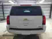 2017 Chevrolet Suburban Premier z VIN 1GNSKJKC8HR118053, wystawiony jako Copart lot #73375784 z przebiegiem 100 812 mil mil oraz Szkoda całkowita • Salvage title. Historia ofert i sprzedaży dostępna na DreamBid. Obrazek 6.