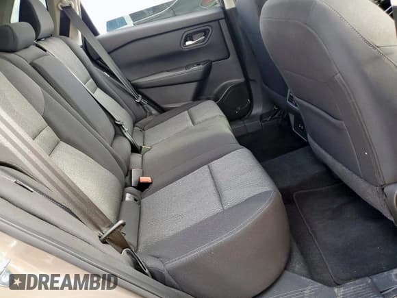 ✅ 2024 Nissan Rogue SV • VIN: 5N1BT3BA4RC724997 • Lot: 82150585. Wystawiony na Copart z przebiegiem 9 963 mil. Bezpłatny archiwum sprzedaży aukcyjnych z USA i szczegółowy raport historii pojazdu na DreamBid. Zdjęcie 11.